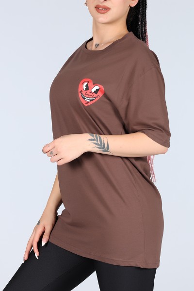 Kahverengi Önü Kalp Baskılı Arkası Yazılı Bayan Oversize Tişört 12147